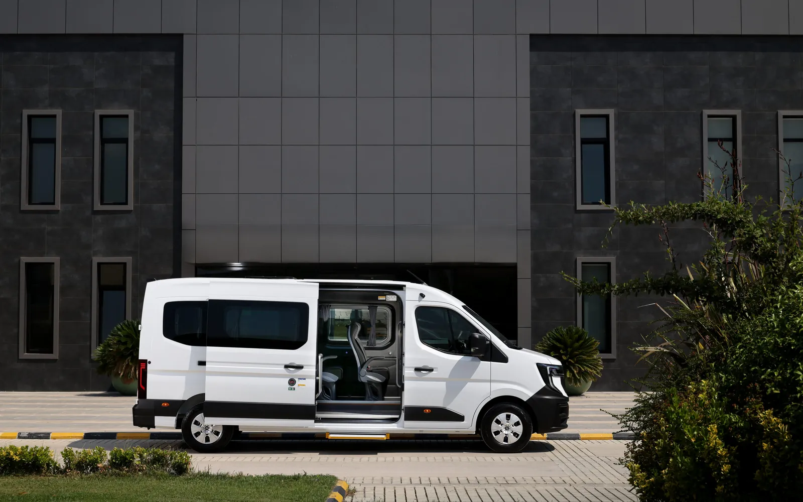 Renault Yeni Master Minibüs