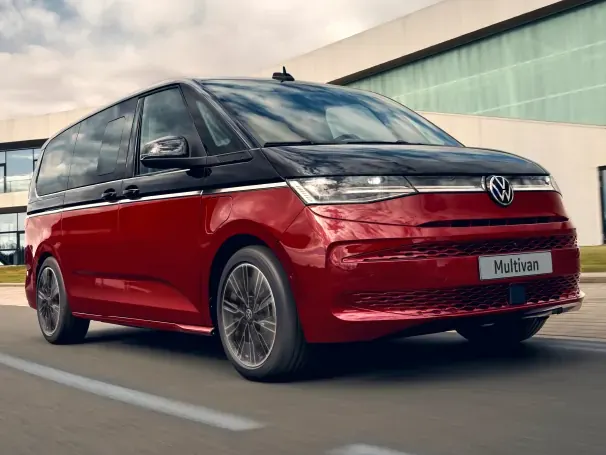 Volkswagen Multivan Style 1.5 TSI eHybrid (6+1) Uzun Şasi 245 PS DSG 4Motion